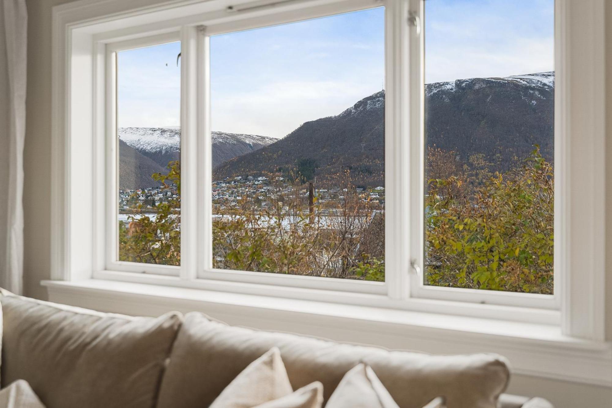 Historical Villa & Green Sanctuary In City Center Tromsø Exterior foto
